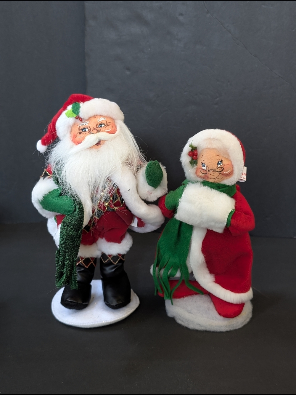 Annalee Red and Green Santa & Mrs. Claus Holiday Figurine Pair